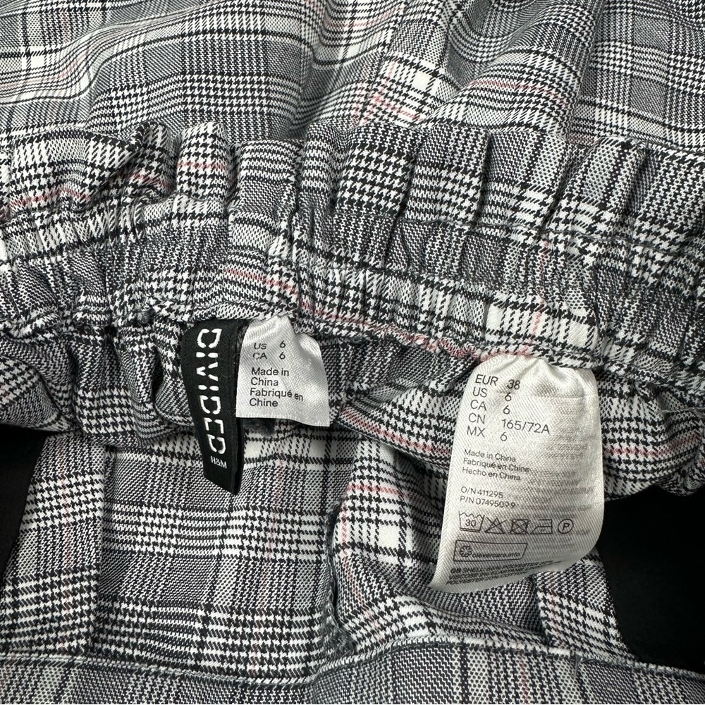 H&M Paperbag Shorts - Picture 3 of 3